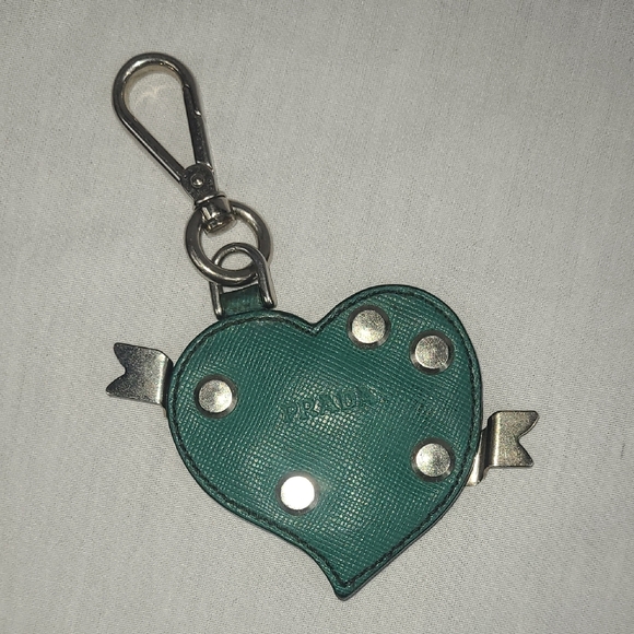 PRADA Green Heart Keychain With Clip For Purse Or Keys Hangtag Charm - Picture 1 of 4